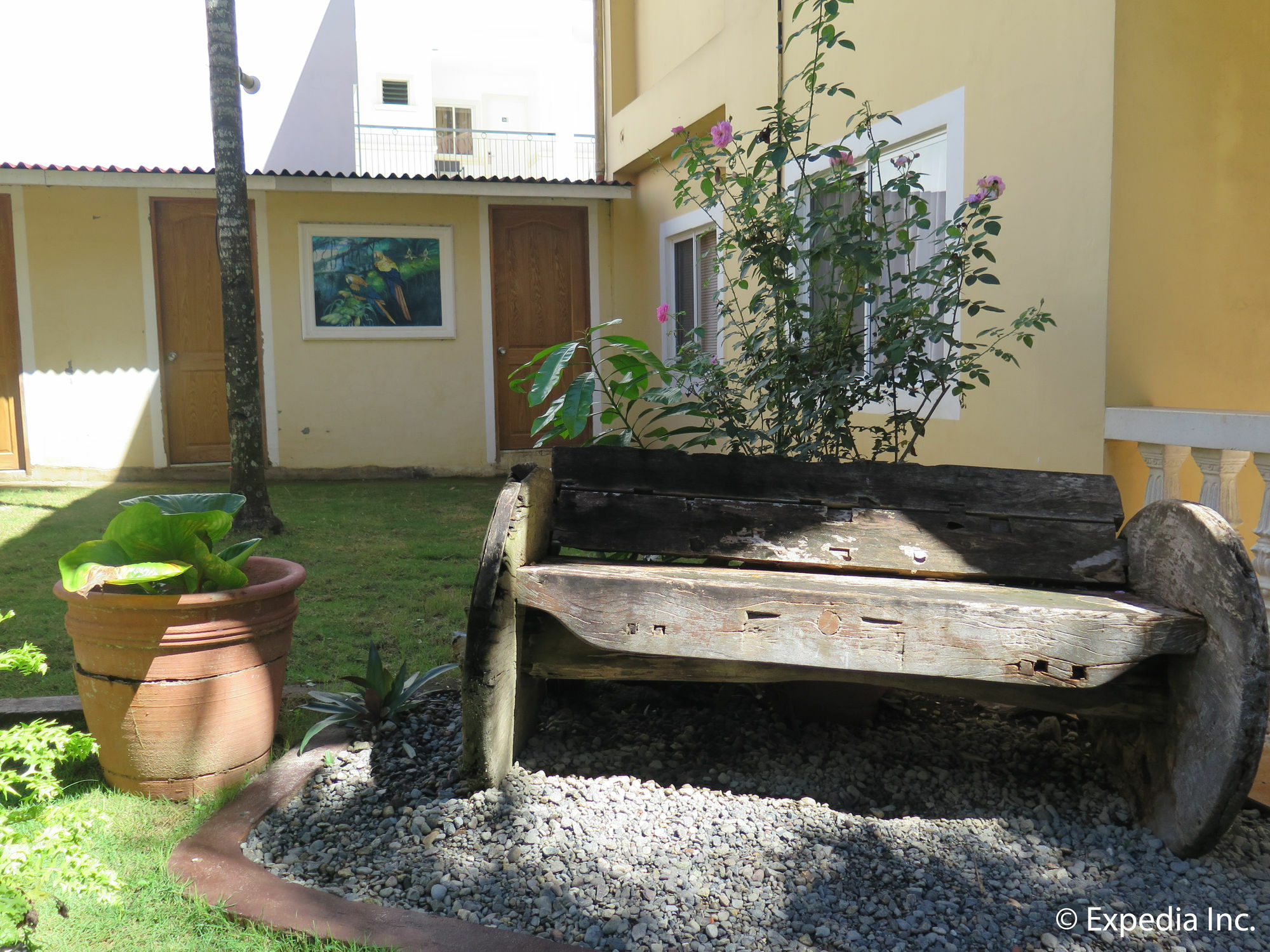 Sun Apartelle Panglao Island Exterior photo